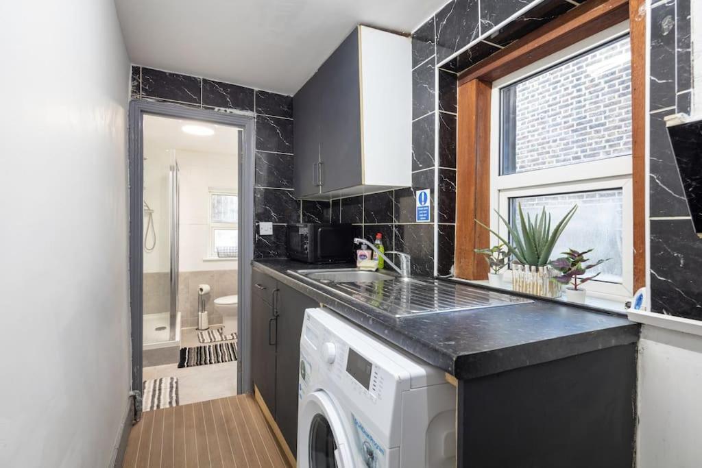 2A - Bright & Airy 2 Bed Flat - 20 Mins To Central Лондон Екстериор снимка