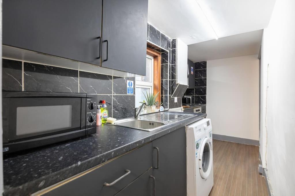 2A - Bright & Airy 2 Bed Flat - 20 Mins To Central Лондон Екстериор снимка